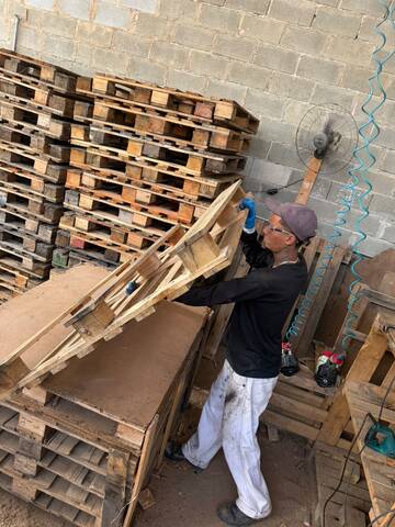 Pallets (1)