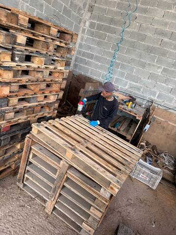 Pallets (3)